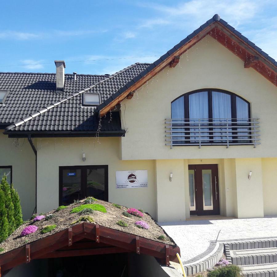 Apartamenty Przy Trakcie Cesarskim Wegierska Gorka Ngoại thất bức ảnh
